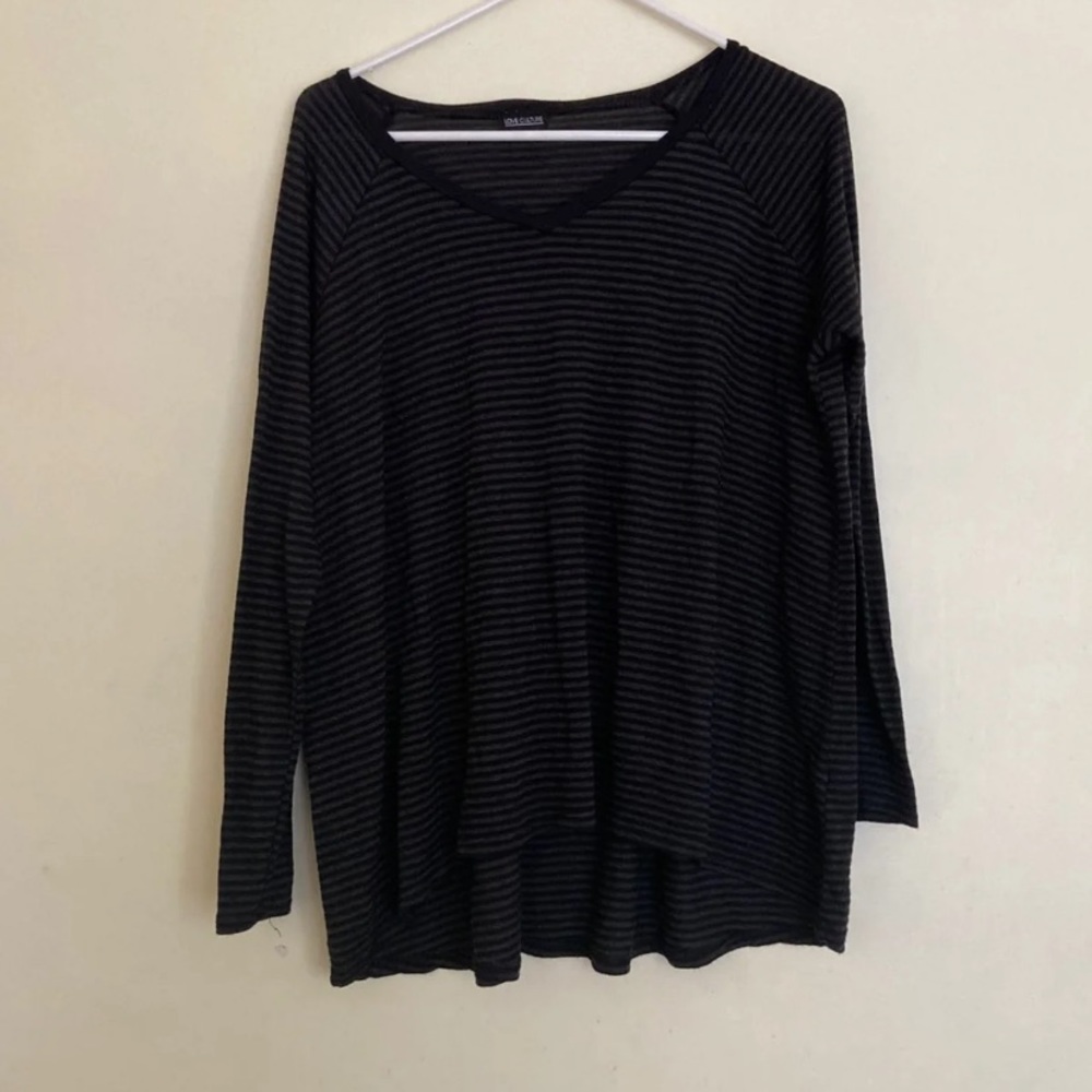 Black striped flowy top